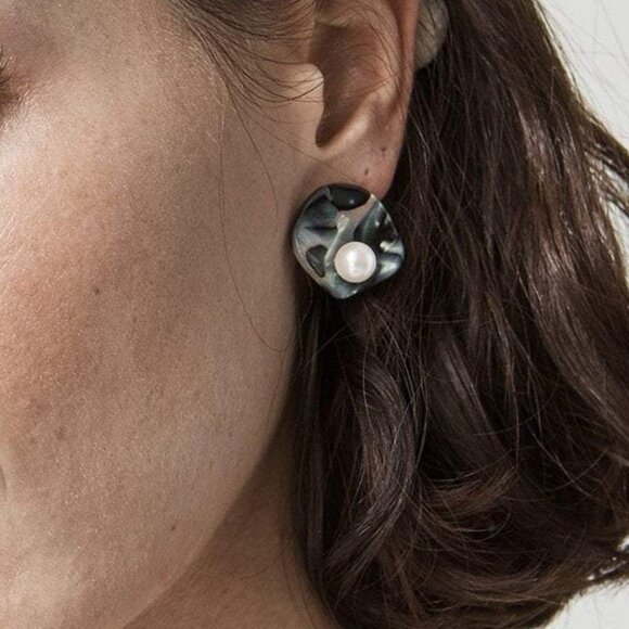 Lele Sadoughi Clamshell Button Stud Earrings - Picture 2 of 2